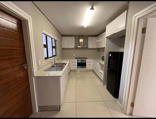 5 BEDROOM CLUSTER FOR SALE IN IZINGA RIDGE